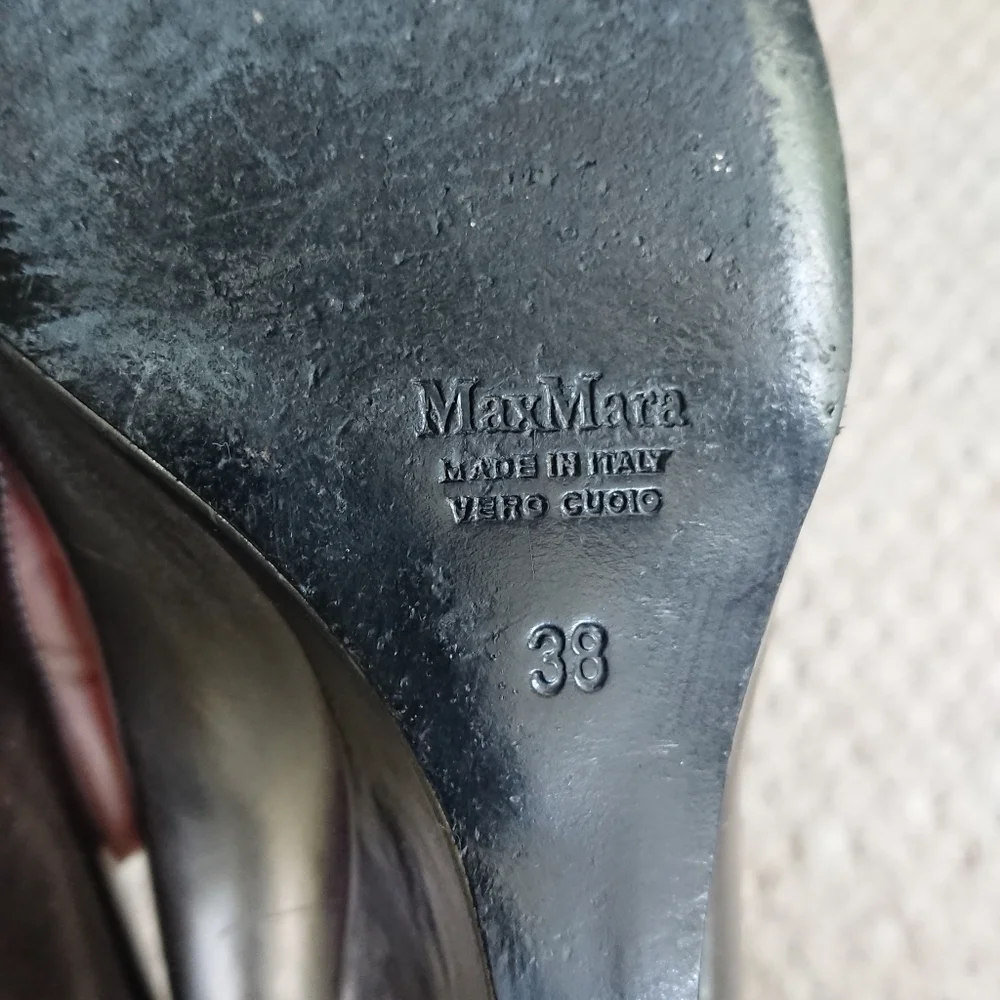 MaxMara Silver tone wedge Pumps size 7.5